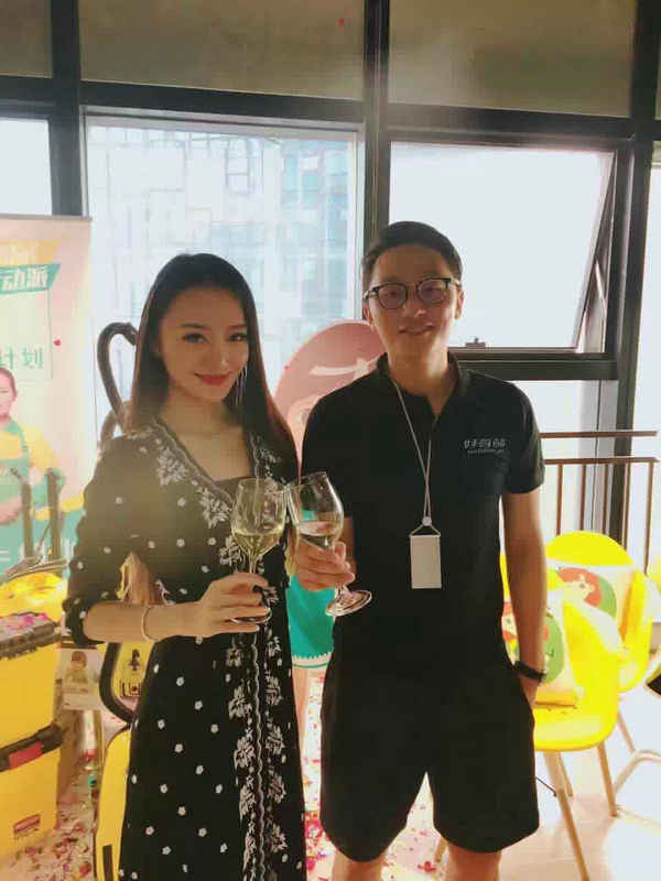 领导合影--好百邻家政保洁